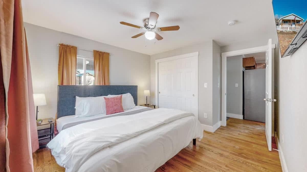 Holiday home Cozy And Budget Friendly Single Bedroom In The Heart Of